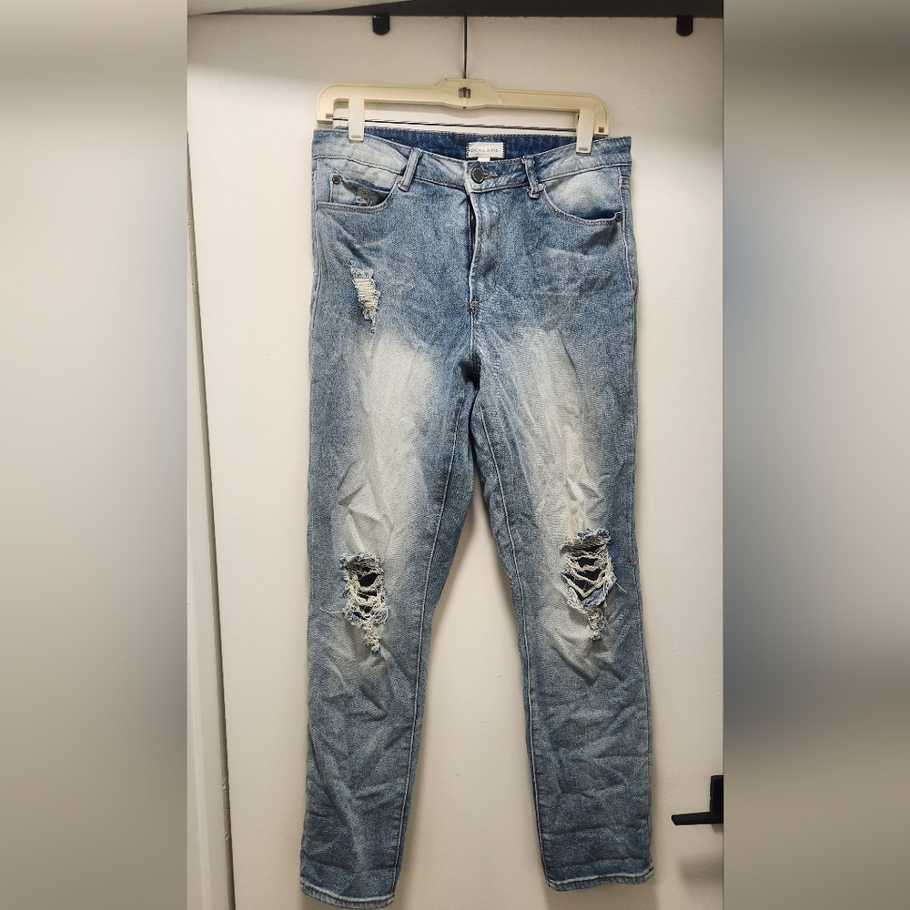 Distressed Blue Women's Jeans Size 9/10 Kendall & Kylie